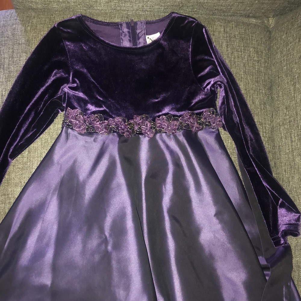 Dress - Picture 2 of 2